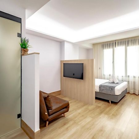 Dobohomes - Montesa 20 Apartamentos Madrid Exteriör bild
