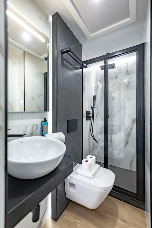 Dobohomes - Montesa 20 Apartamentos Madrid Exteriör bild