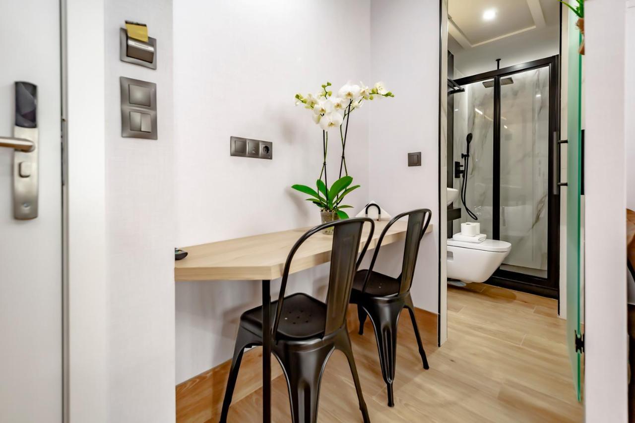 Dobohomes - Montesa 20 Apartamentos Madrid Exteriör bild
