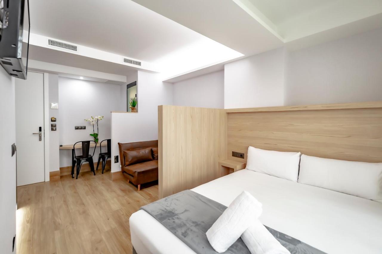 Dobohomes - Montesa 20 Apartamentos Madrid Rum bild