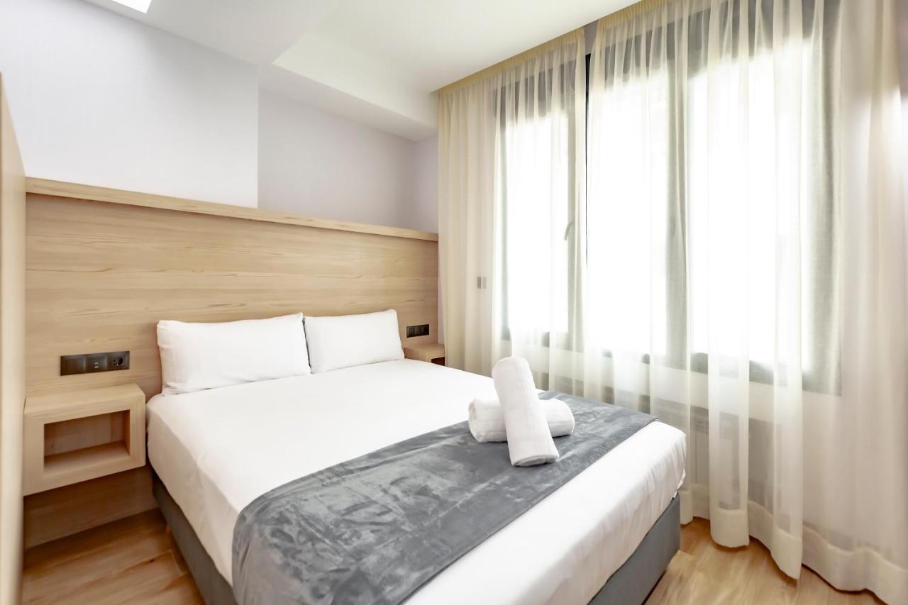 Dobohomes - Montesa 20 Apartamentos Madrid Exteriör bild